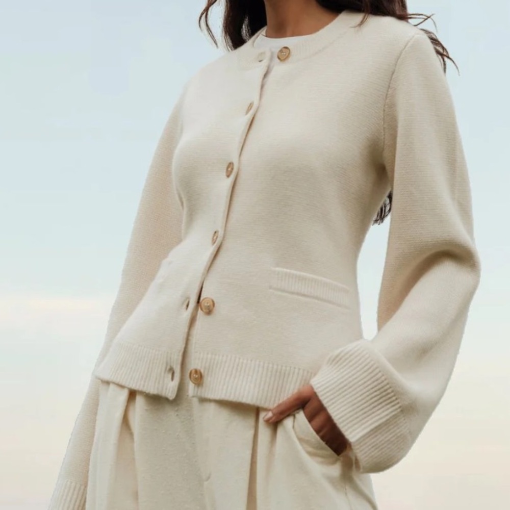 Alaura Camilla Cardigan size XS NWT